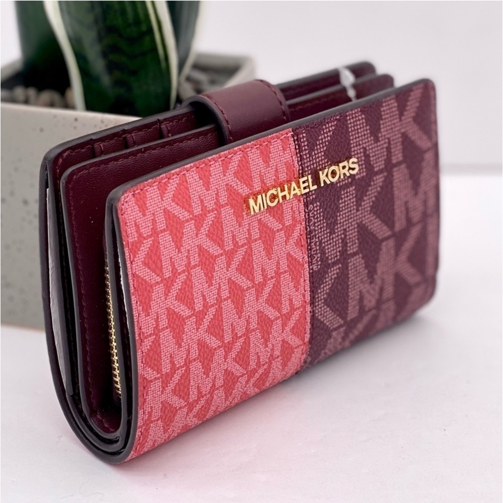 Michael Kors Jet Set Medium Two-Tone Logo Wallet - Picture 5 of 11